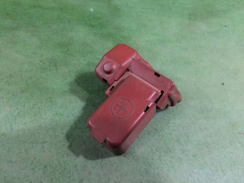 Крышка клеммы аккумулятора Toyota Passo 2012 KGC30 1KR 82621B1010 контрактная