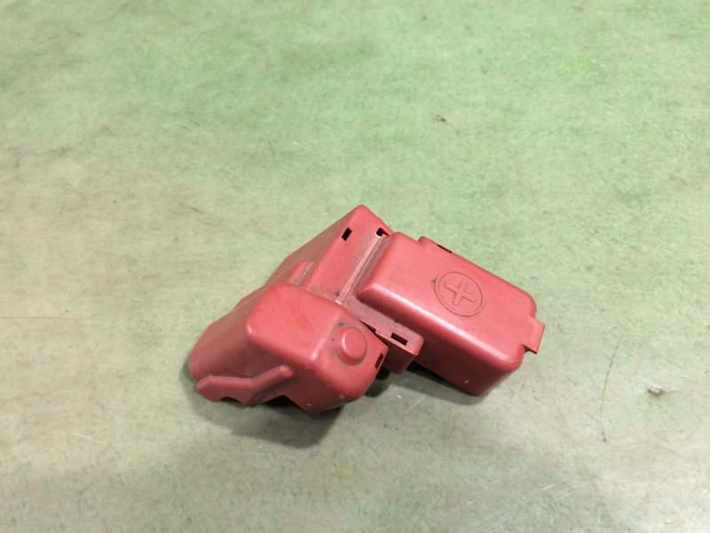 Крышка клеммы аккумулятора Toyota Passo 2012 KGC30 1KR 82621B1010 контрактная