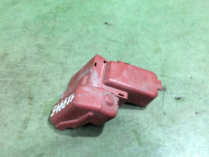 Крышка клеммы аккумулятора Toyota Passo 2012 KGC30 1KR 82621B1010 контрактная