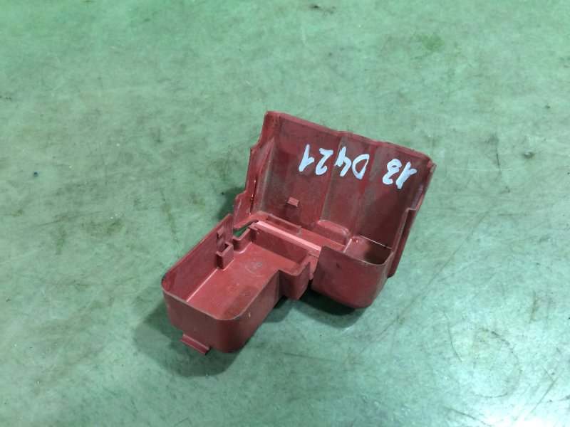 Крышка клеммы аккумулятора Toyota Passo KGC30 1KR