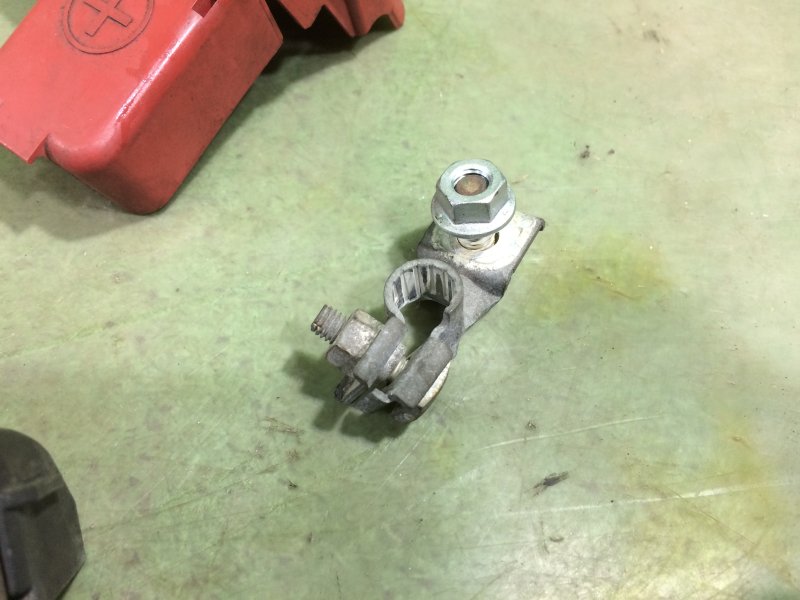 Клемма аккумулятора Toyota Passo KGC30 1KR-FE