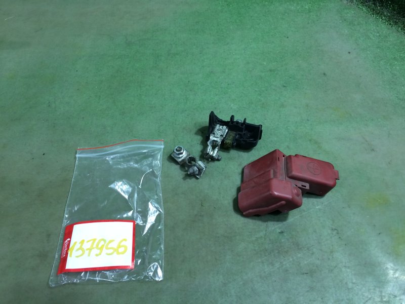 Клемма аккумулятора Toyota Passo 2011 KGC30 1KR-FE 82621B1010 контрактная