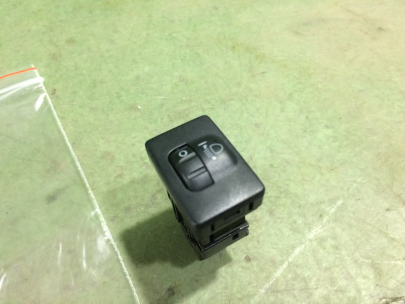 Кнопка корректора фар Toyota Passo 2010 KGC30 1KR-FE 84152B1080 контрактная
