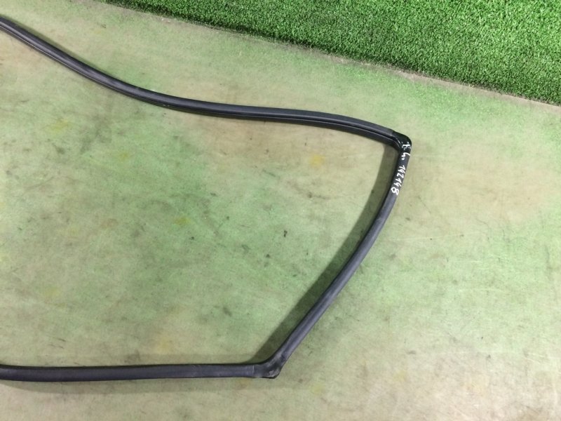 Уплотнительная резинка боковой двери задняя левая Fit Shuttle 2011 GG7 L15A