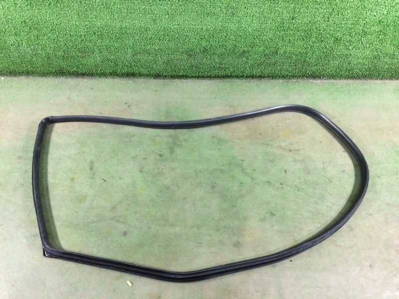 Уплотнительная резинка боковой двери задняя левая Fit Shuttle 2011 GG7 L15A