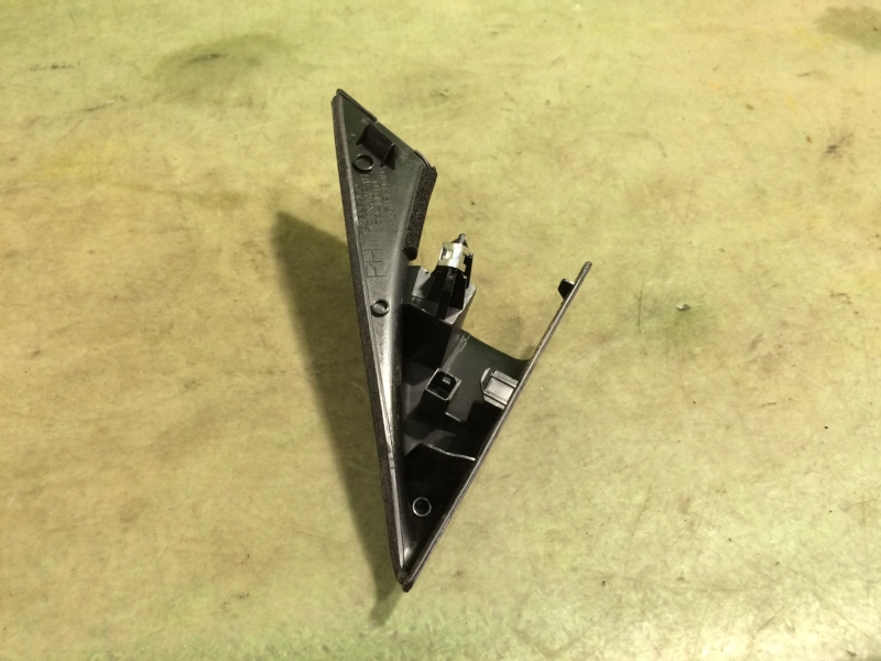 Накладка крепления зеркала передняя правая Impreza XV 2010 GH2 EL154