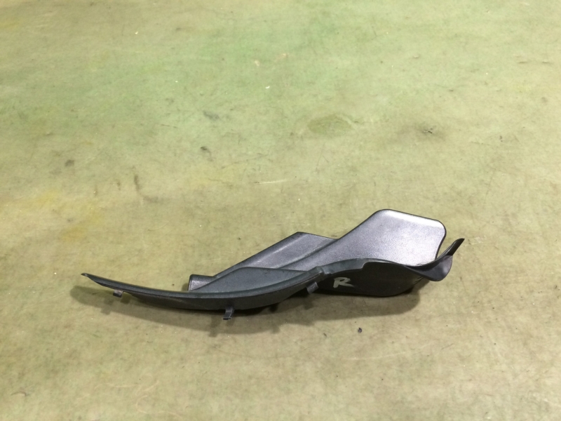 Уголок жабо правый Impreza 2011 GH2 EL154