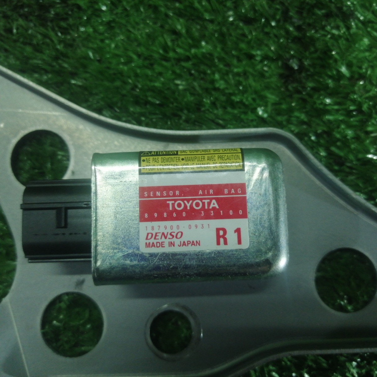 Запчасть датчик удара airbag Toyota CAMRY 2006 ACV30 2AZ-FE 89860-33100 контрактная Датчик удара AIRBAG Toyota CAMRY 2006 ACV30 2AZ-FE 89860-33100 контрактная