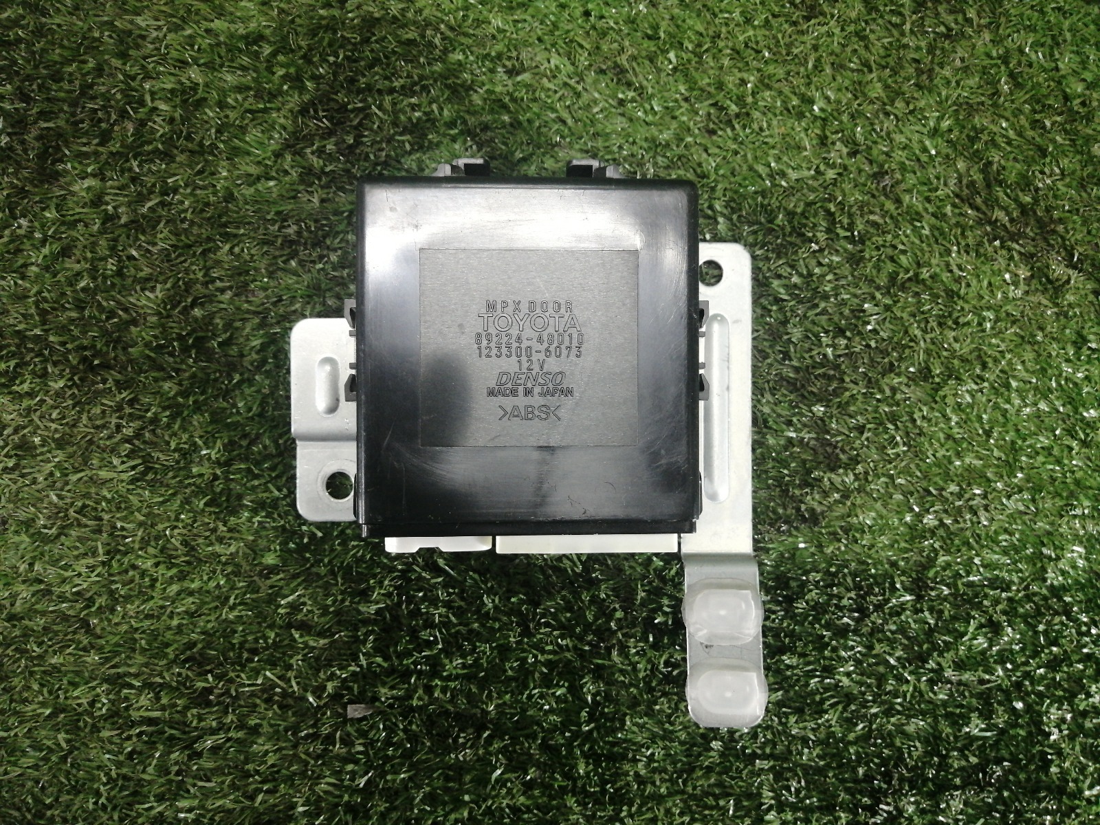 Блок управления дверьми задний правый LEXUS RX300 1999 MCU15 1MZ 89224-48010 контрактная