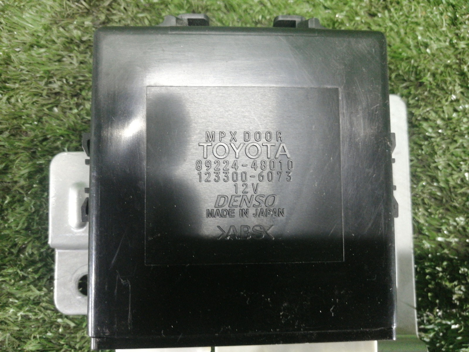 Блок управления дверьми задний правый RX300 1999 MCU15 1MZ