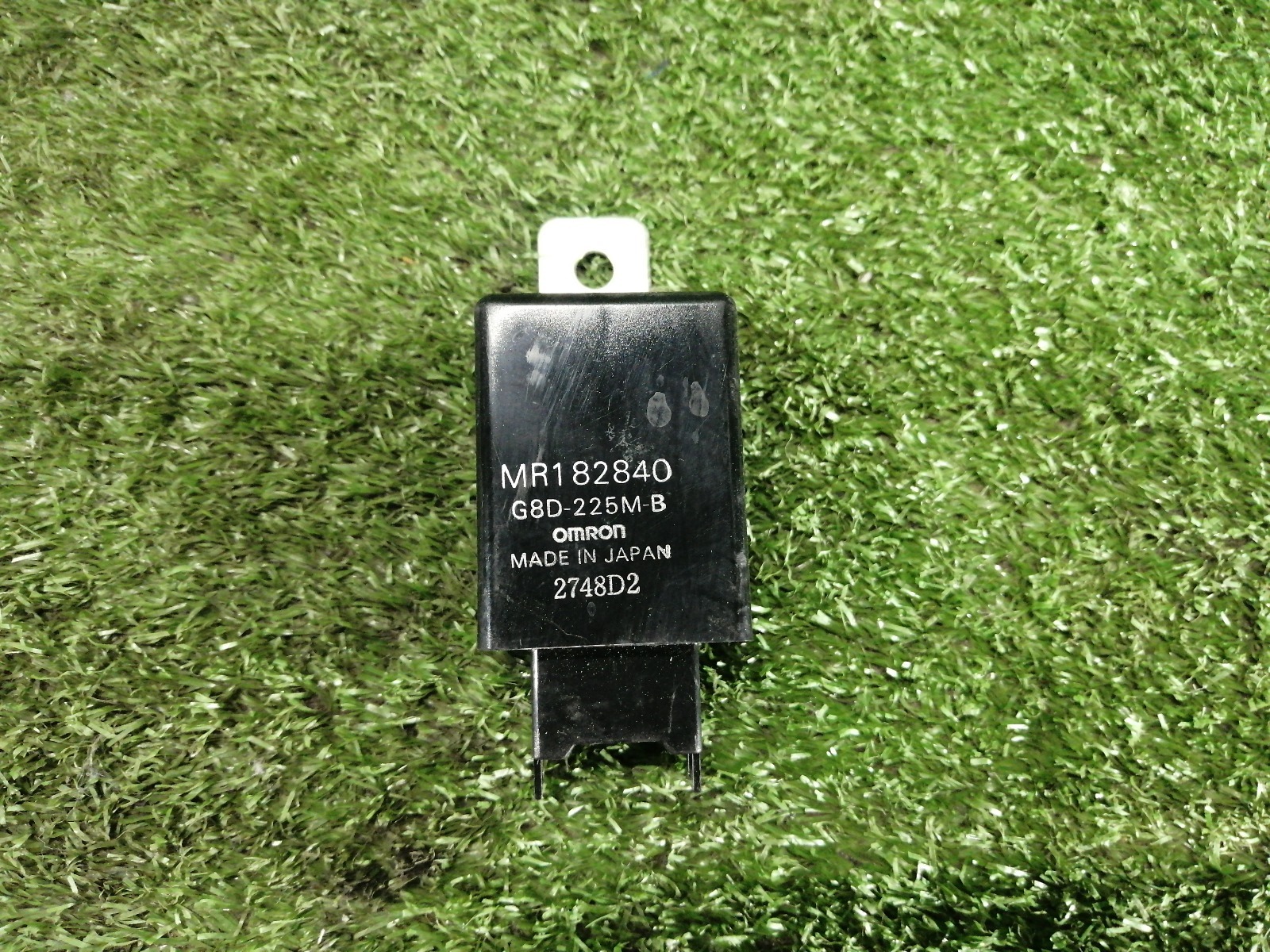 Реле заднее MITSUBISHI LEGNUM 1998 EC5W-0101131 6A13TT MR182840 контрактная