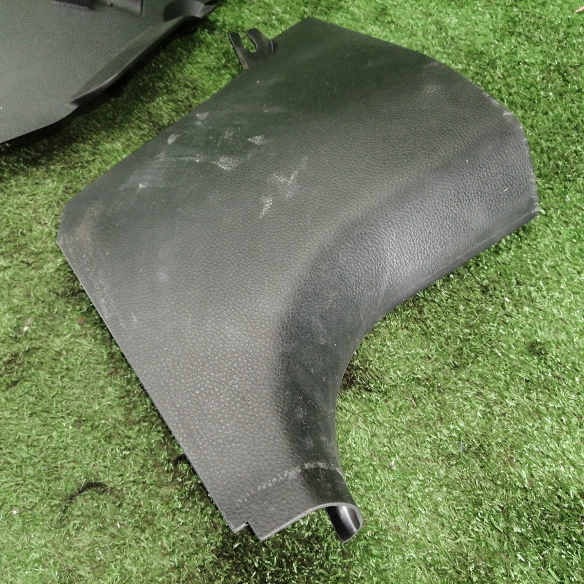 Накладка на стойку кузова передняя MITSUBISHI AIRTREK CU2W 4G63T