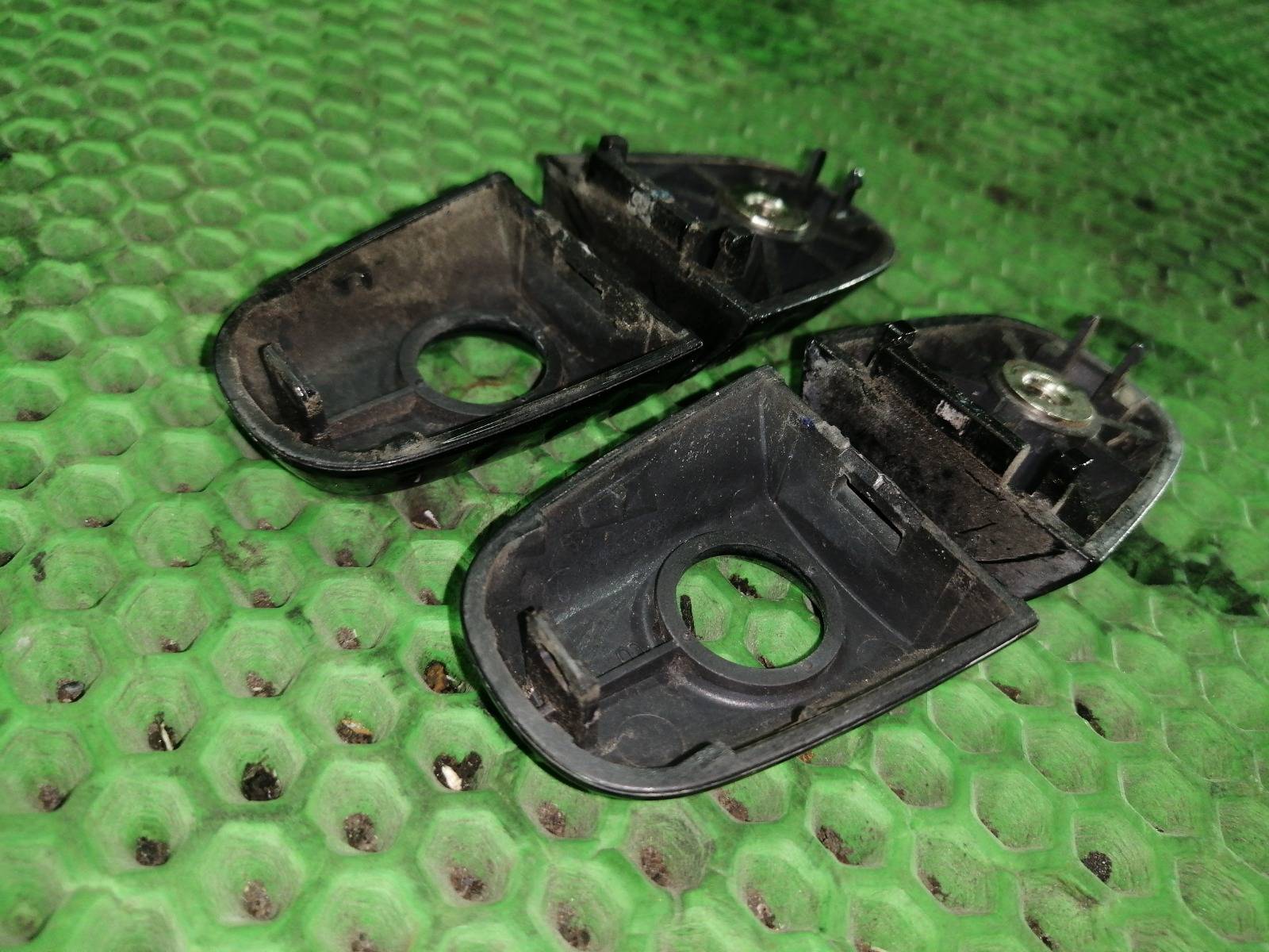 Накладка замка двери Kluger 2004 MCU25 1MZ-FE Накладка замка двери Kluger 2004 MCU25 1MZ-FE