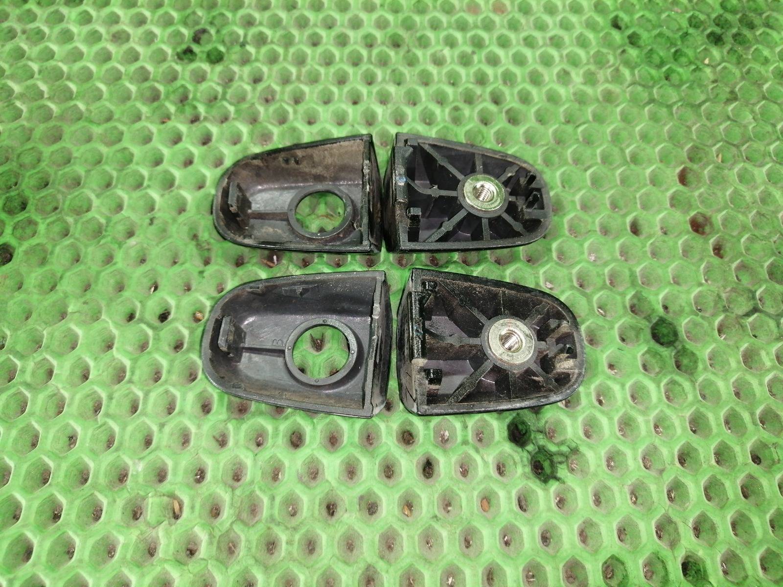 Накладка замка двери Toyota Kluger MCU25 1MZ-FE Накладка замка двери Toyota Kluger MCU25 1MZ-FE