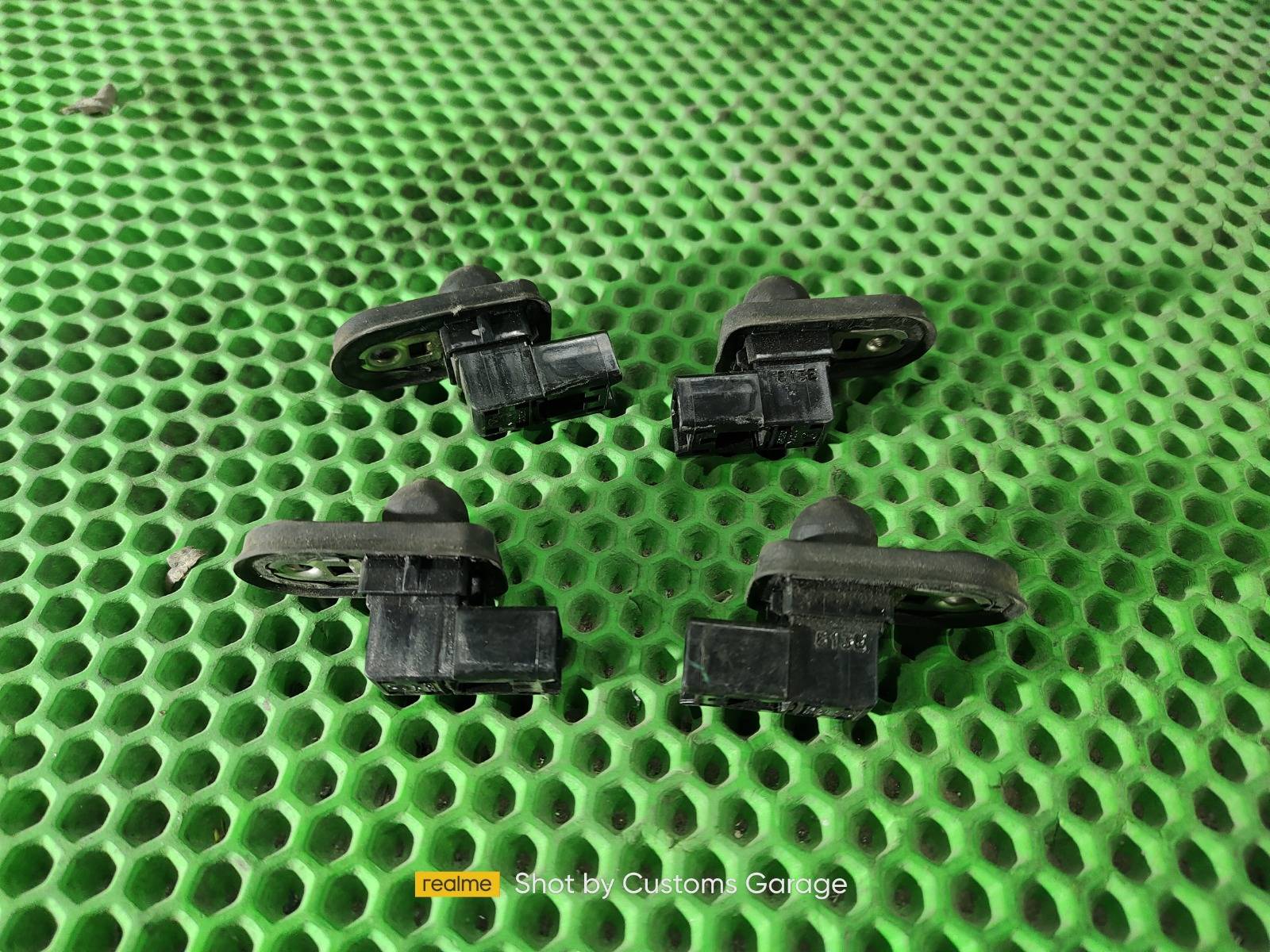 Концевик двери MITSUBISHI AIRTREK CU2W 4G63T