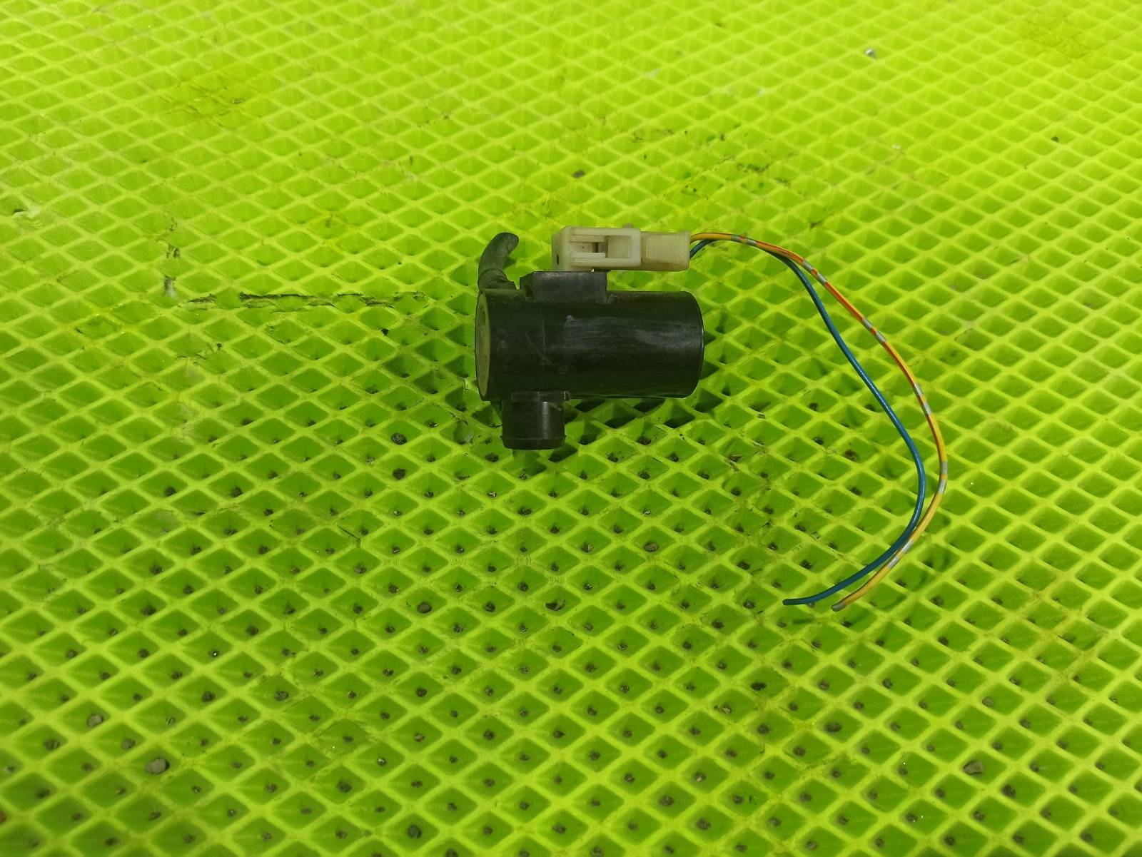 Насос омывателя Escudo 2005 TD94W H27A