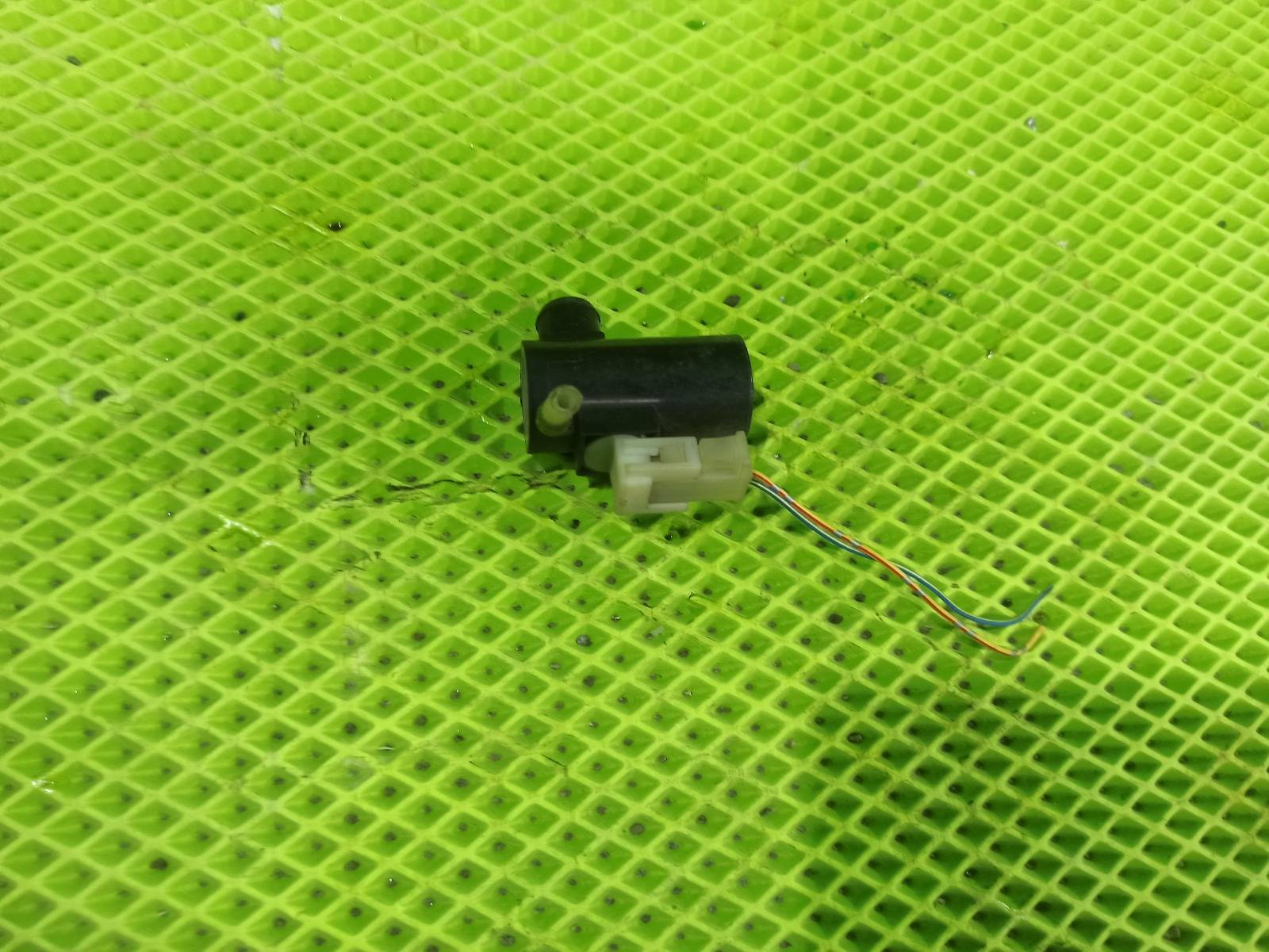 Насос омывателя Escudo 2005 TD94W H27A