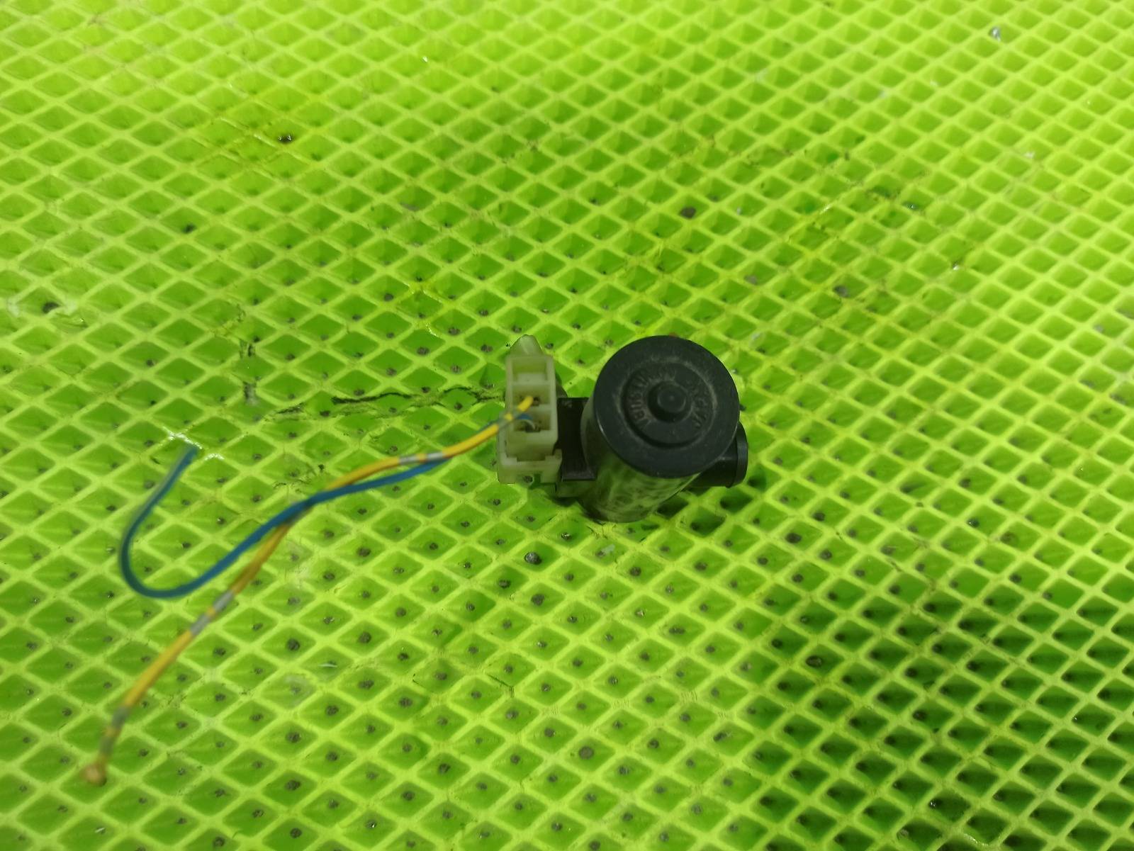 Насос омывателя Suzuki Escudo TD94W H27A