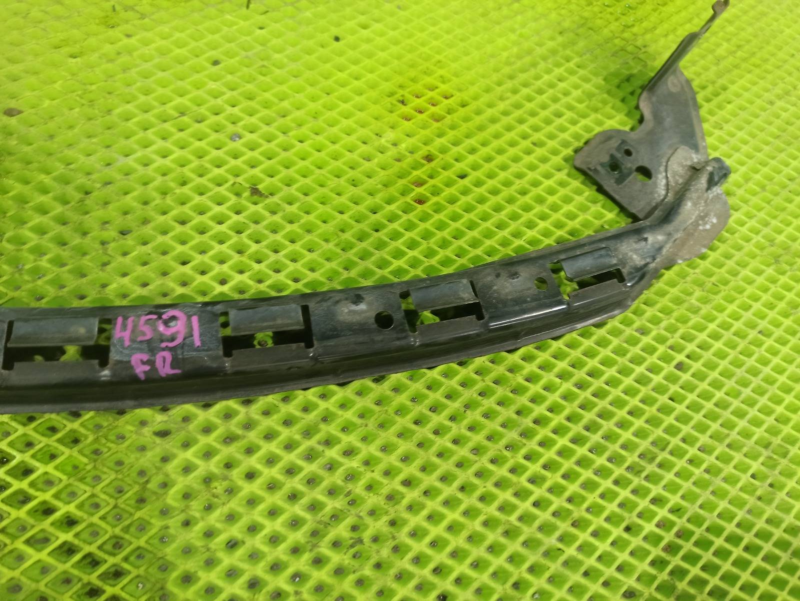 Планка под фару передняя правая Honda Odyssey RB1 K24A