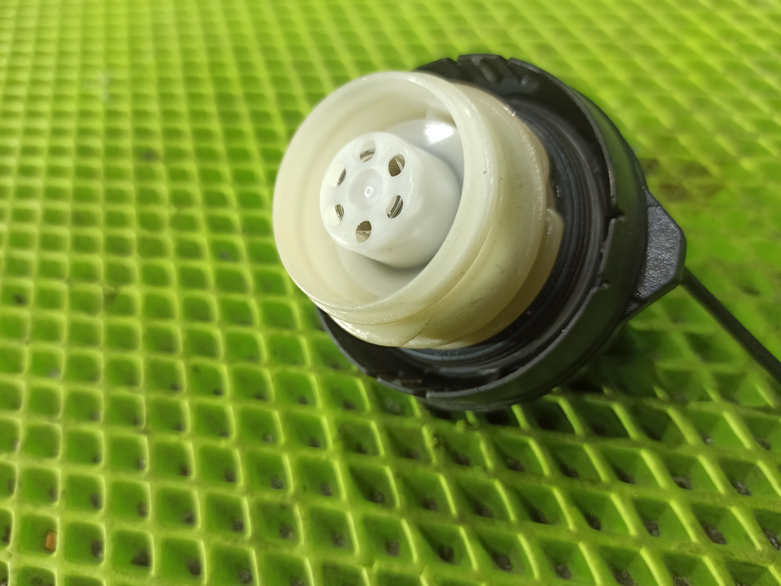 Крышка топливного бака Stream 2011 RN8 R20A