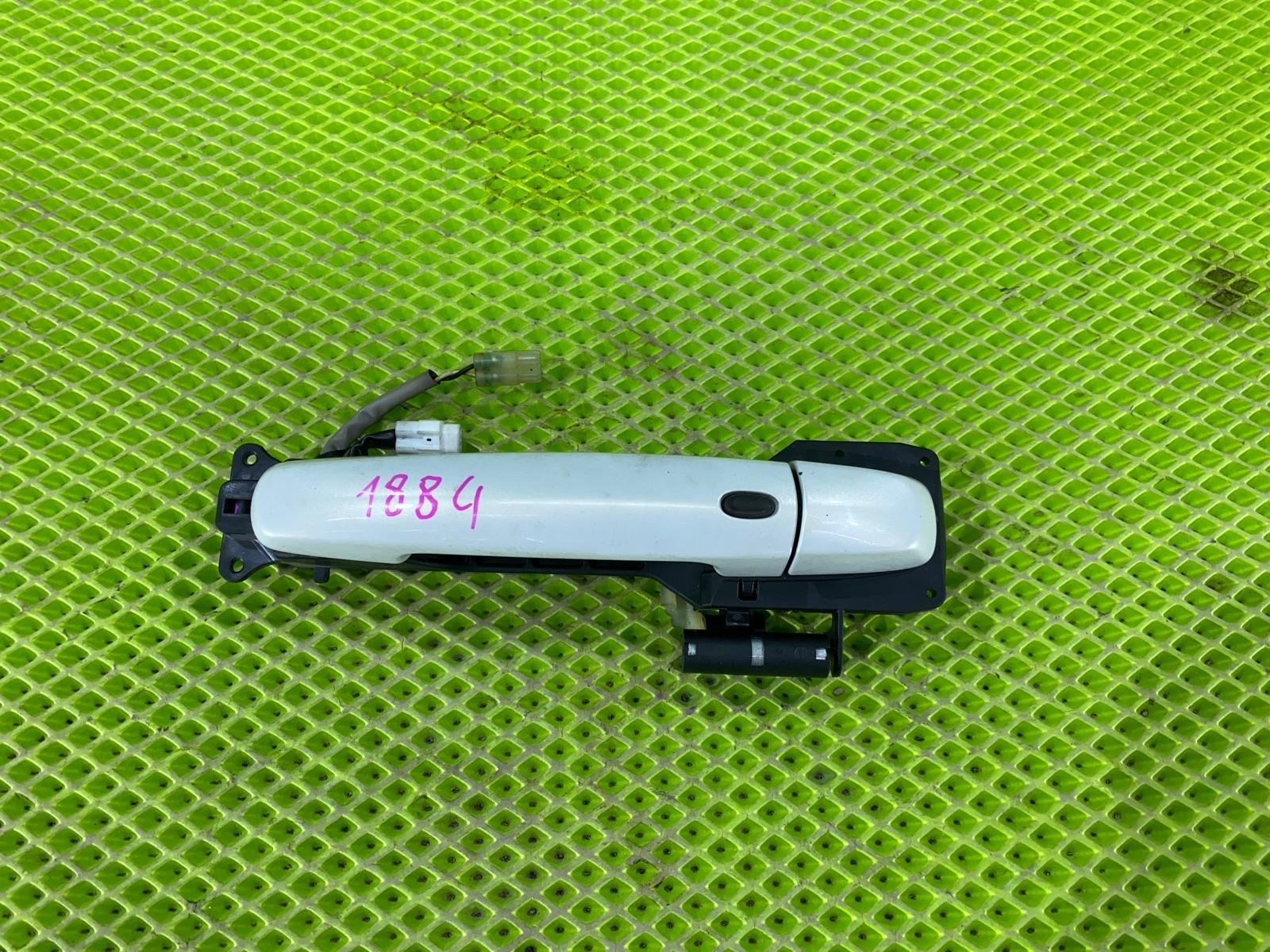 Запчасть ручка открывания багажника Suzuki Escudo 2005 TD94W H27A 8281063820Z2S контрактная Ручка открывания багажника Suzuki Escudo 2005 TD94W H27A 8281063820Z2S контрактная