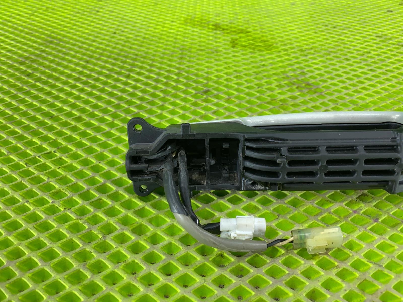 Ручка открывания багажника Escudo 2005 TD94W H27A Ручка открывания багажника Escudo 2005 TD94W H27A