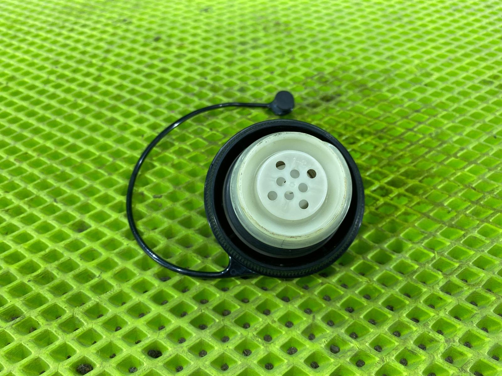 Крышка топливного бака Subaru Legacy BL5 EJ20X