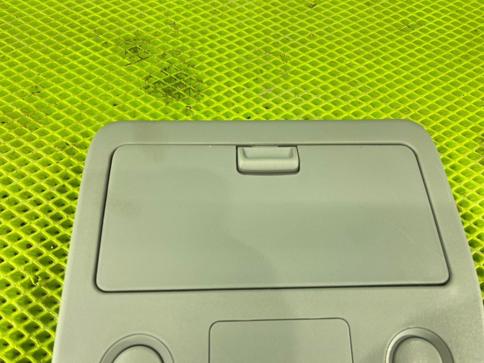 Плафон салона Escudo 2005 TD94W H27A Плафон салона Escudo 2005 TD94W H27A