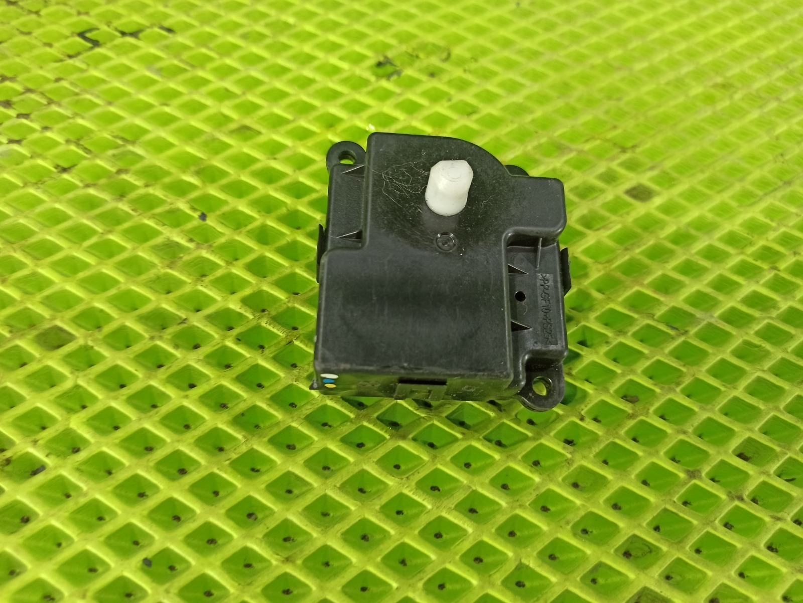 Сервопривод заслонок печки Escudo 2005 TD94W H27A Сервопривод заслонок печки Escudo 2005 TD94W H27A