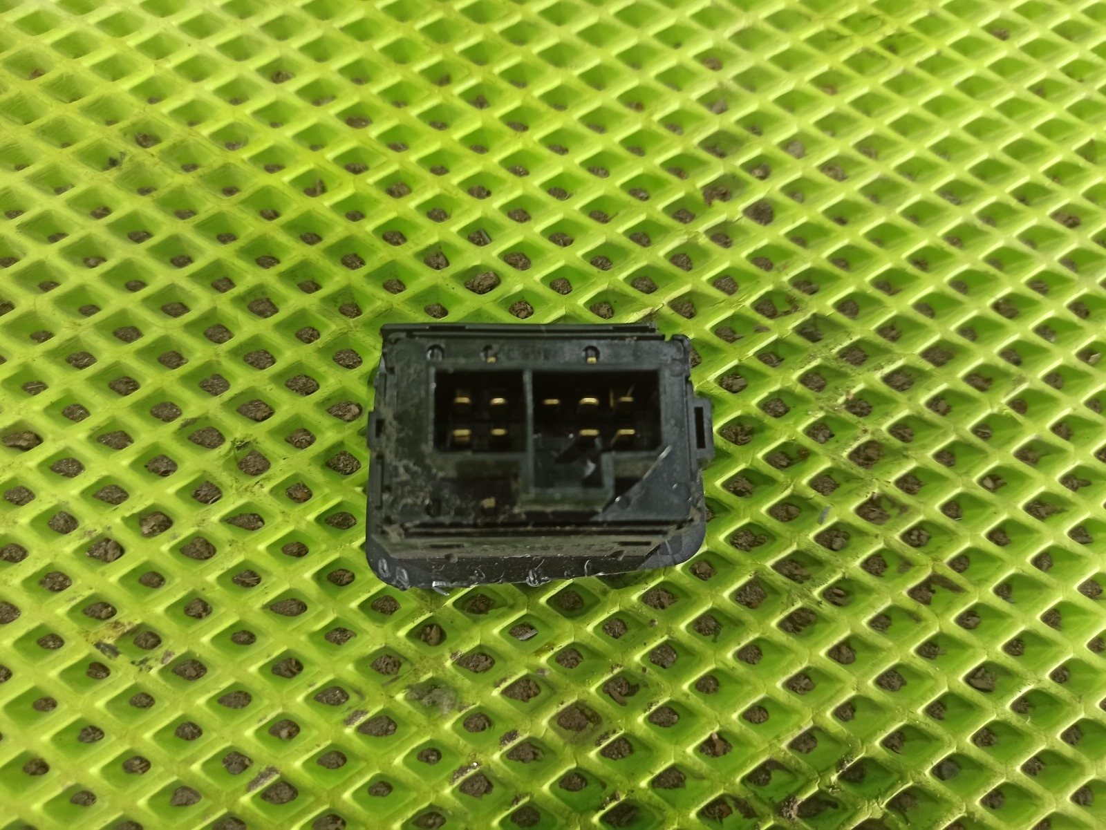 Блок управления зеркалами Subaru Forester SF5 EJ205 Блок управления зеркалами Subaru Forester SF5 EJ205