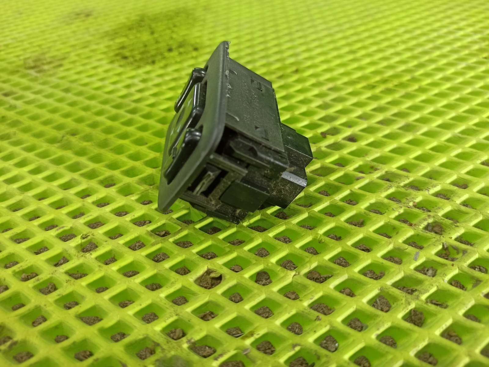 Блок управления зеркалами Forester 2001 SF5 EJ205 Блок управления зеркалами Forester 2001 SF5 EJ205