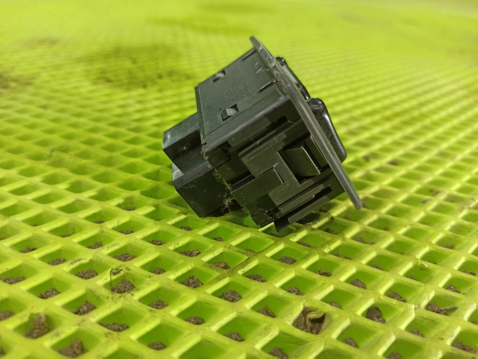 Блок управления зеркалами Forester 2001 SF5 EJ205 Блок управления зеркалами Forester 2001 SF5 EJ205