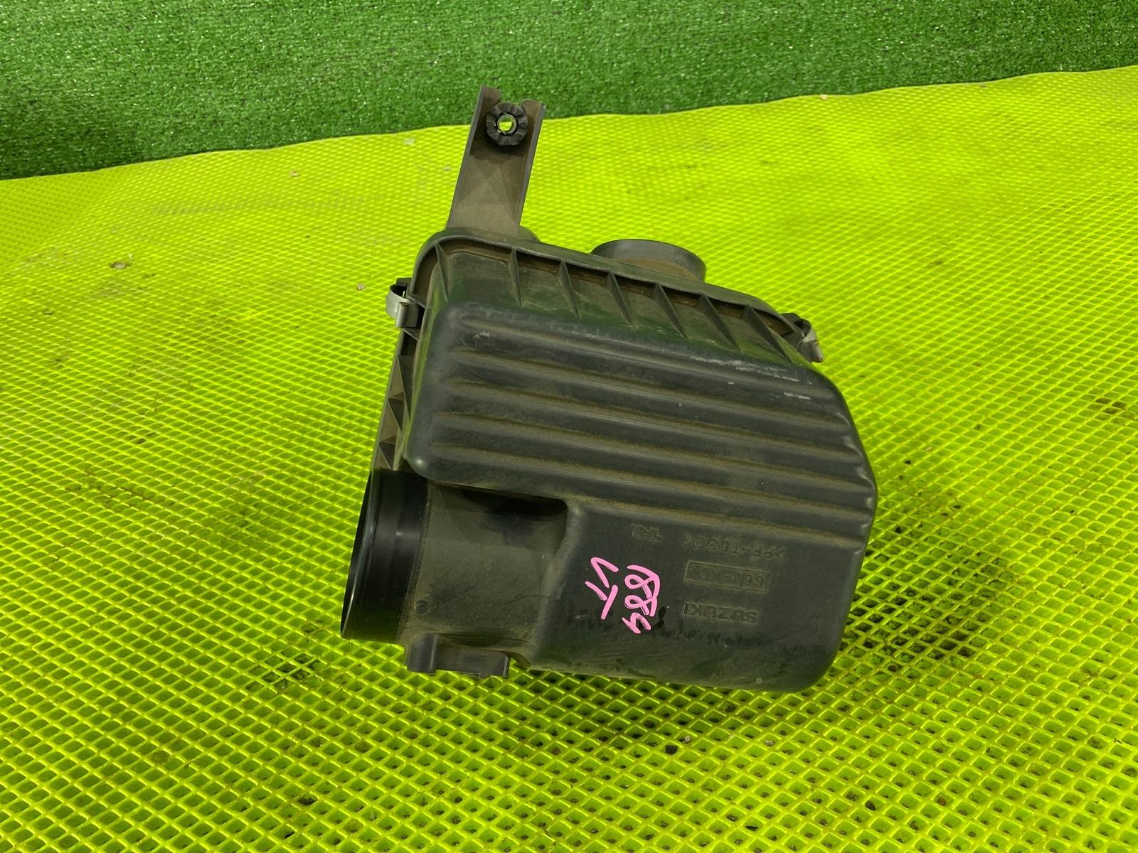 Корпус воздушного фильтра Suzuki Escudo 2005 TD94W H27A 1370066J00 контрактная