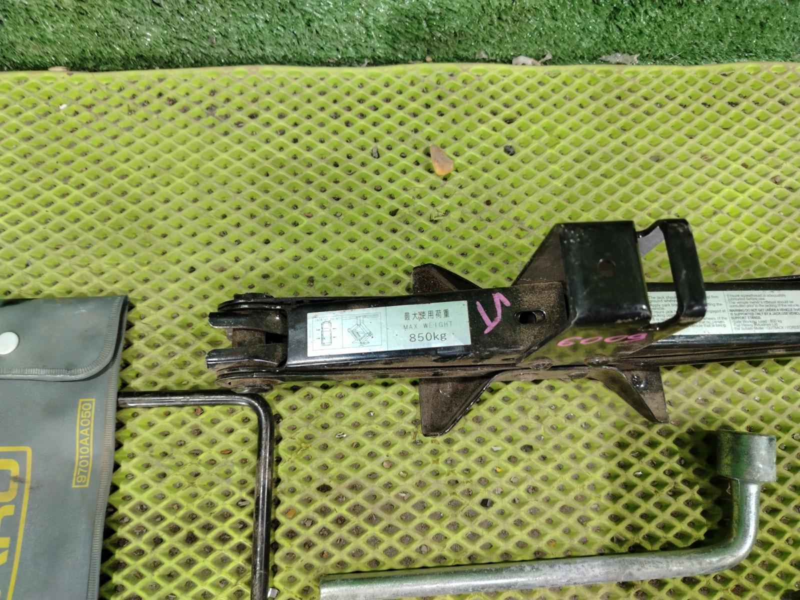 Домкрат Subaru Forester SF5 EJ205