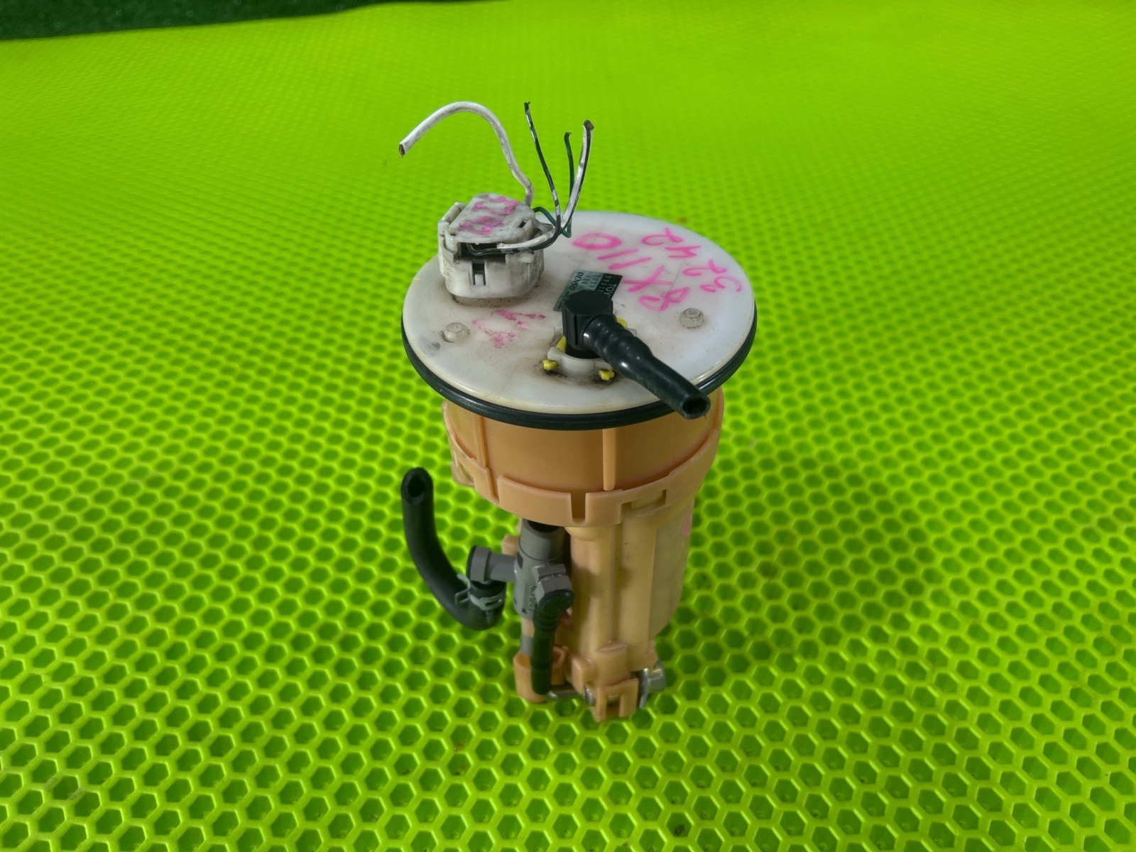 Топливный насос MARK II 2003 GX110 1G-FE BEAMS