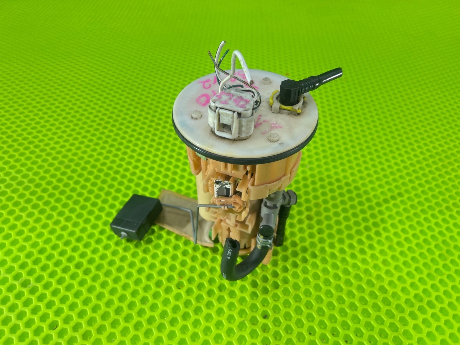 Топливный насос MARK II 2003 GX110 1G-FE BEAMS