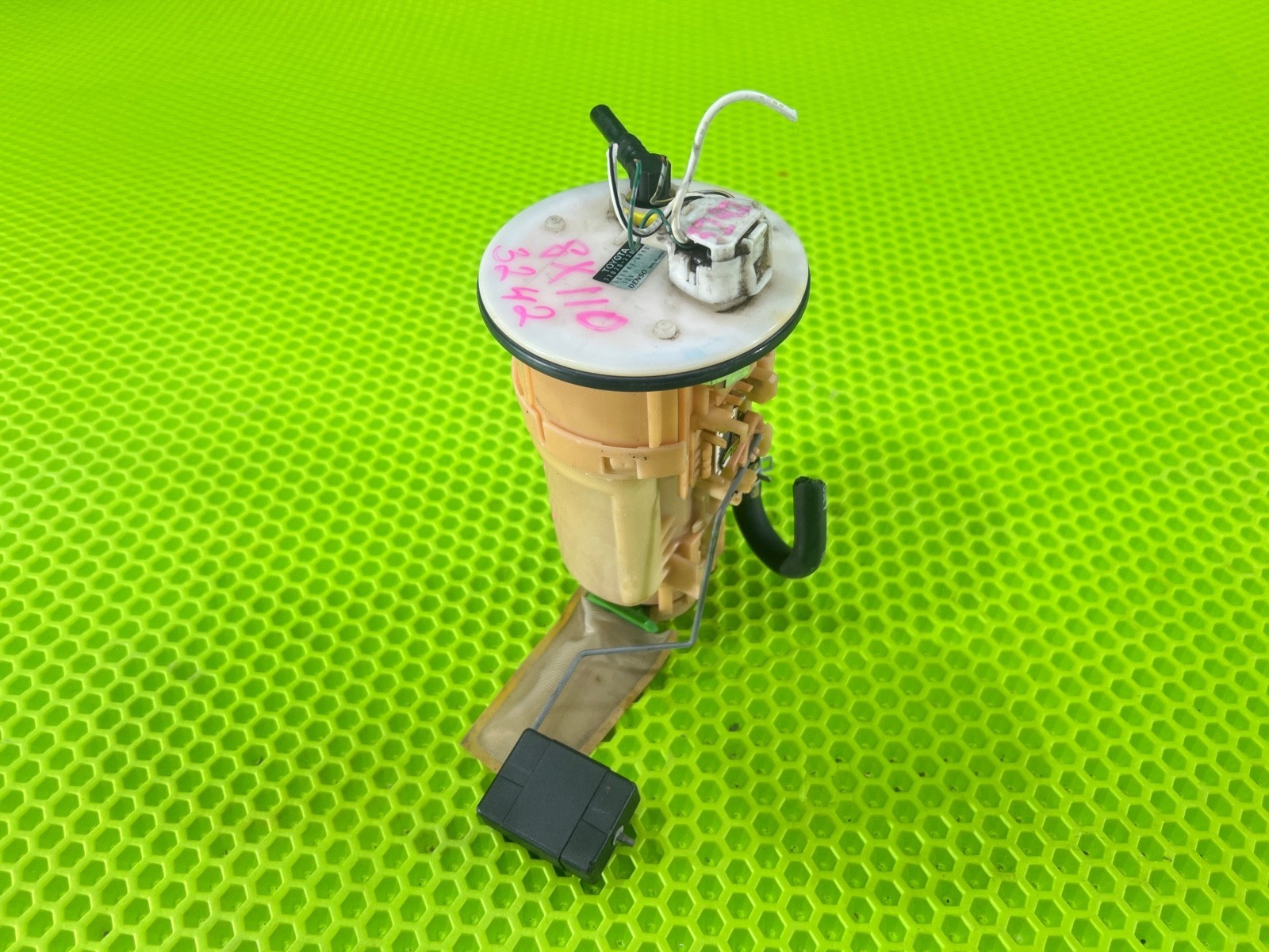 Топливный насос MARK II 2003 GX110 1G-FE BEAMS