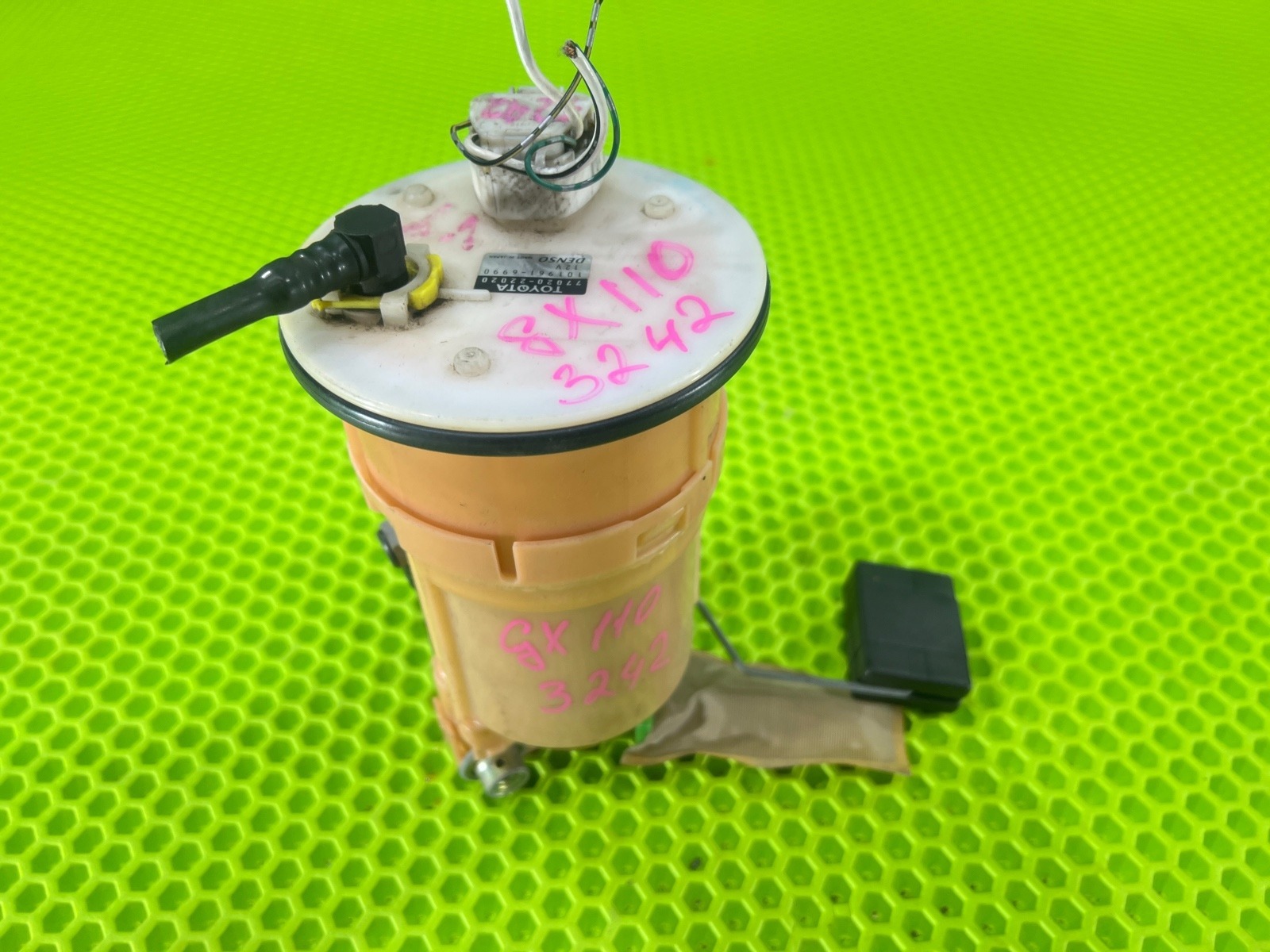 Топливный насос MARK II 2003 GX110 1G-FE BEAMS