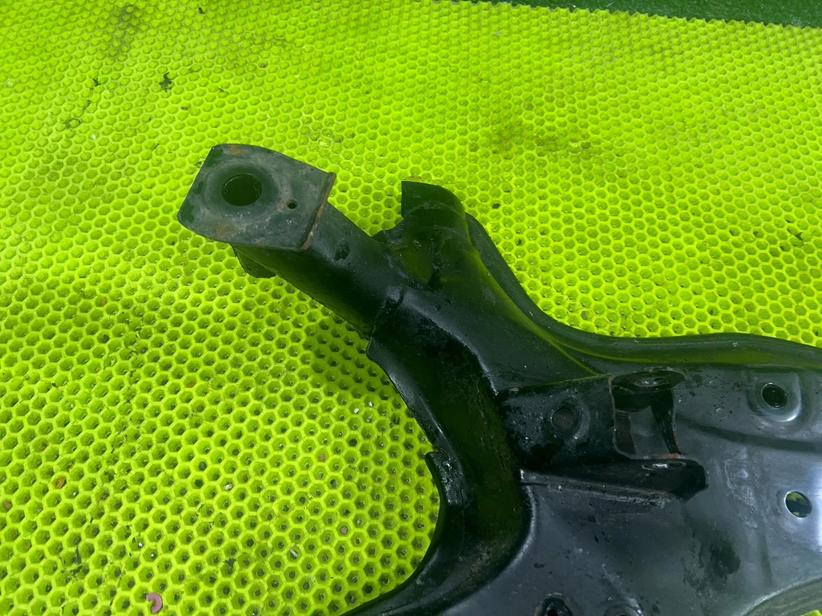 Балка под ДВС Toyota Corolla Runx NZE124 1NZ-FE