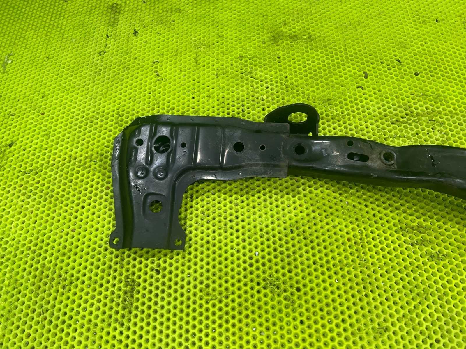 Балка подвески передняя левая Forester 2002 SG5 EJ205