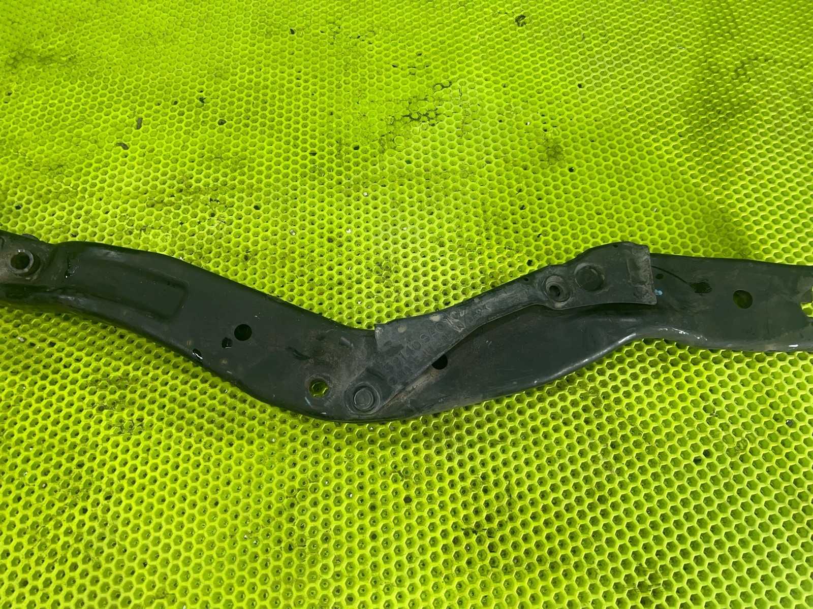 Балка подвески передняя левая Forester 2002 SG5 EJ205