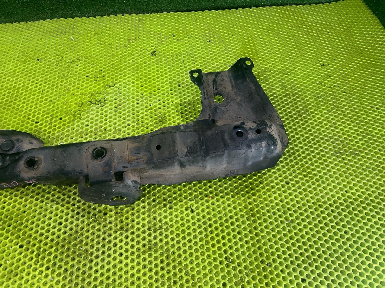 Балка подвески передняя правая Forester 2002 SG5 EJ205 Балка подвески передняя правая Forester 2002 SG5 EJ205