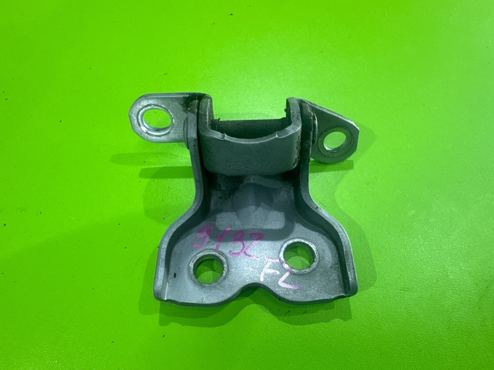 Петли двери передние левые Corolla Runx 2003 NZE124 1NZ-FE