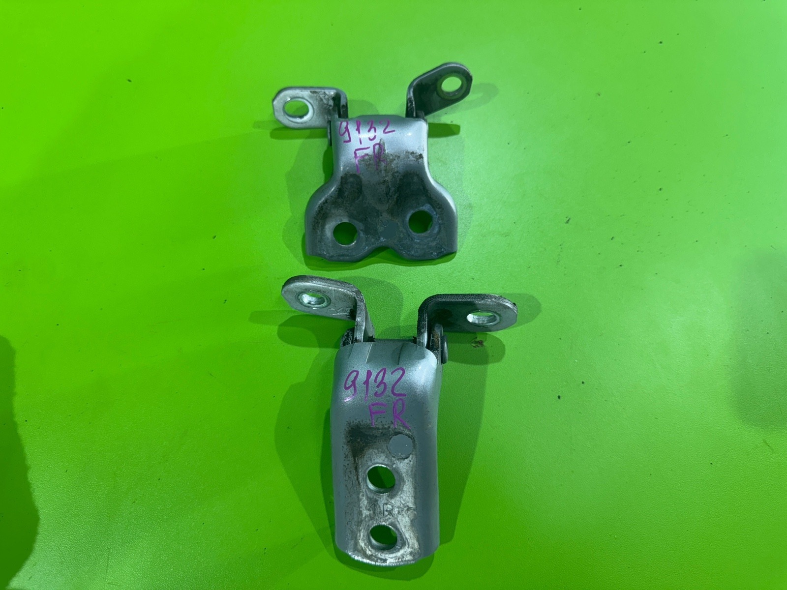 Петли двери Toyota Corolla Runx 2003 NZE124 1NZ-FE 68710-12150 контрактная