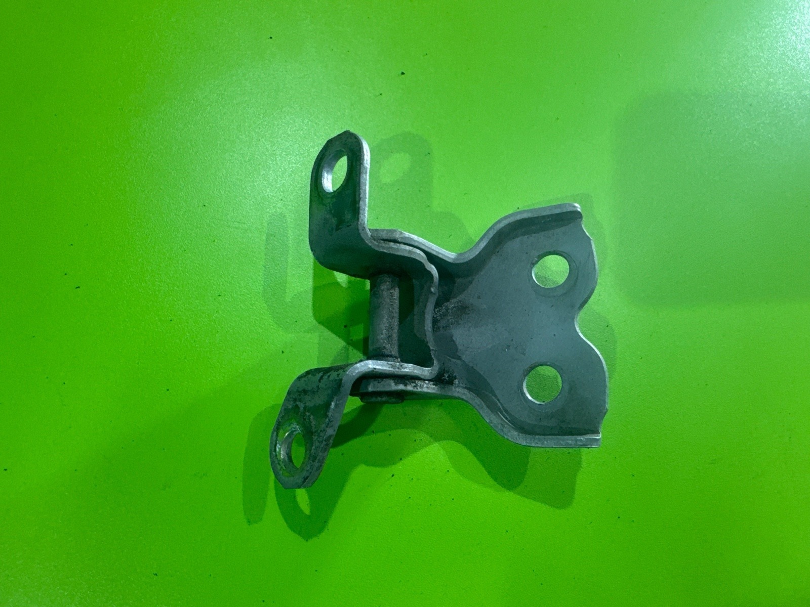 Петли двери Toyota Corolla Runx NZE124 1NZ-FE