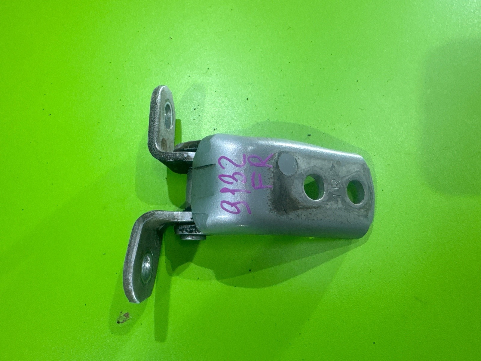 Петли двери Corolla Runx 2003 NZE124 1NZ-FE