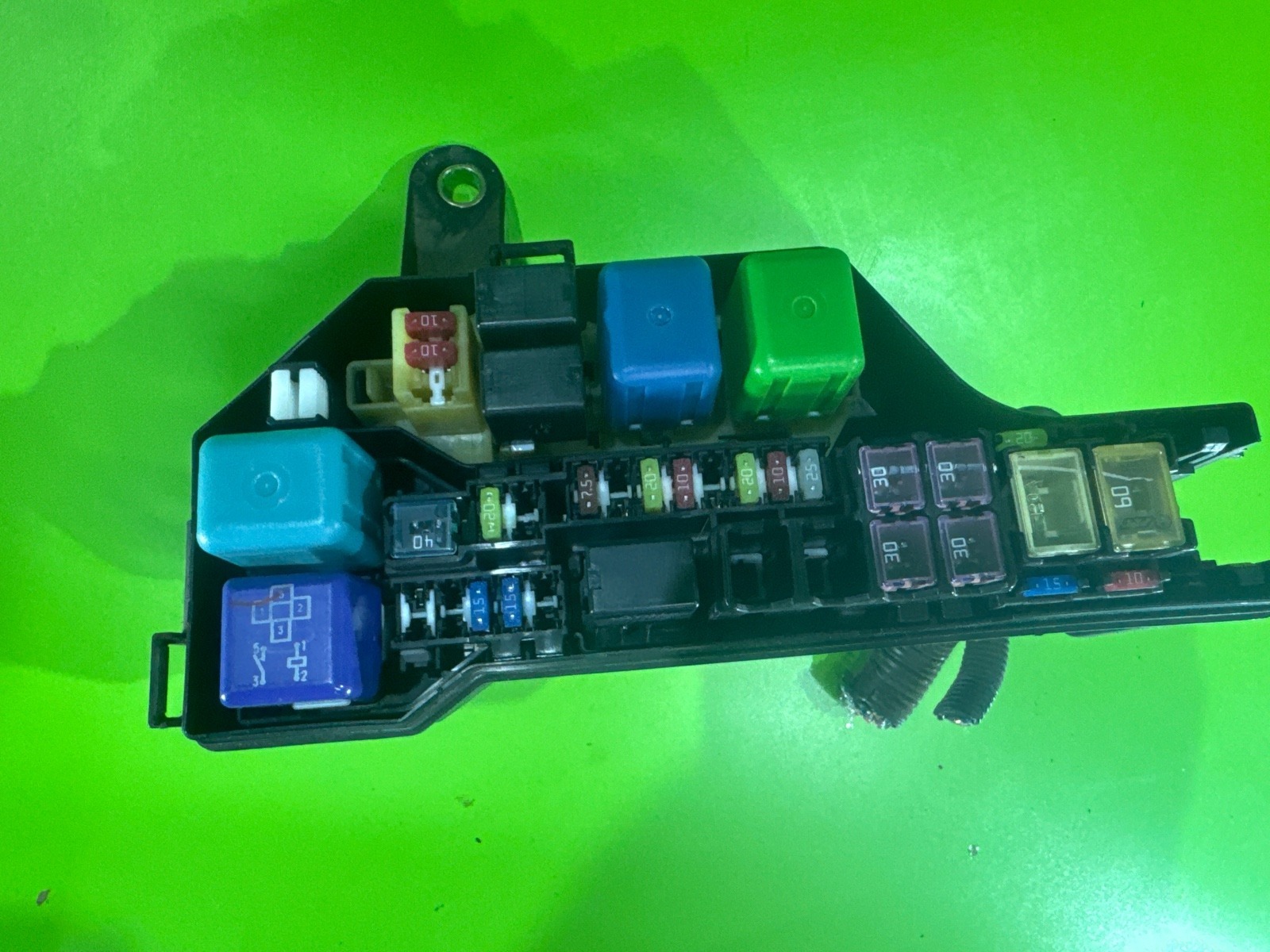 Блок предохранителей ALTEZZA 2003 GXE10 1G-FE BEAMS