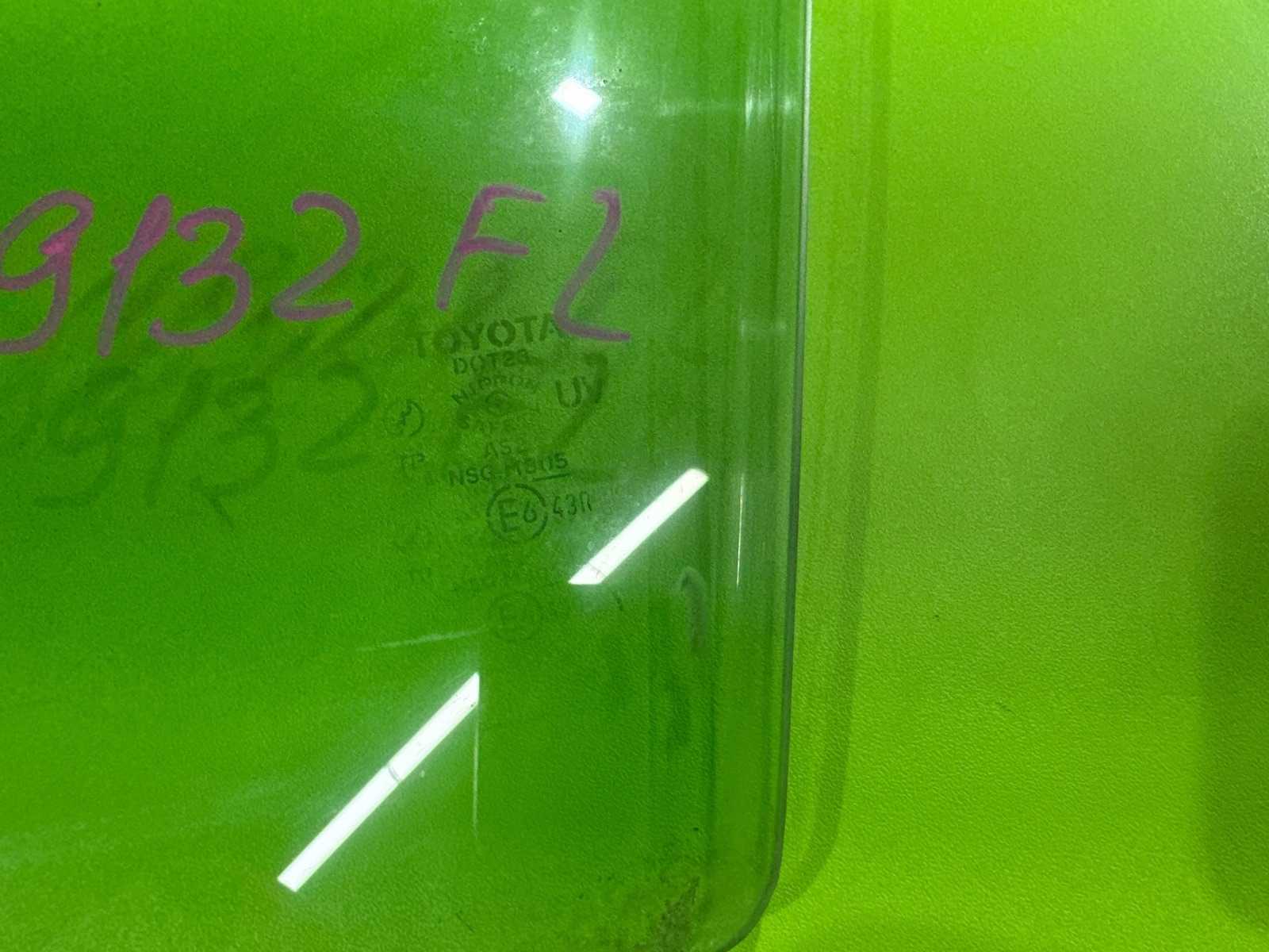 Стекло двери переднее левое Corolla Runx 2003 NZE124 1NZ-FE Стекло двери переднее левое Corolla Runx 2003 NZE124 1NZ-FE