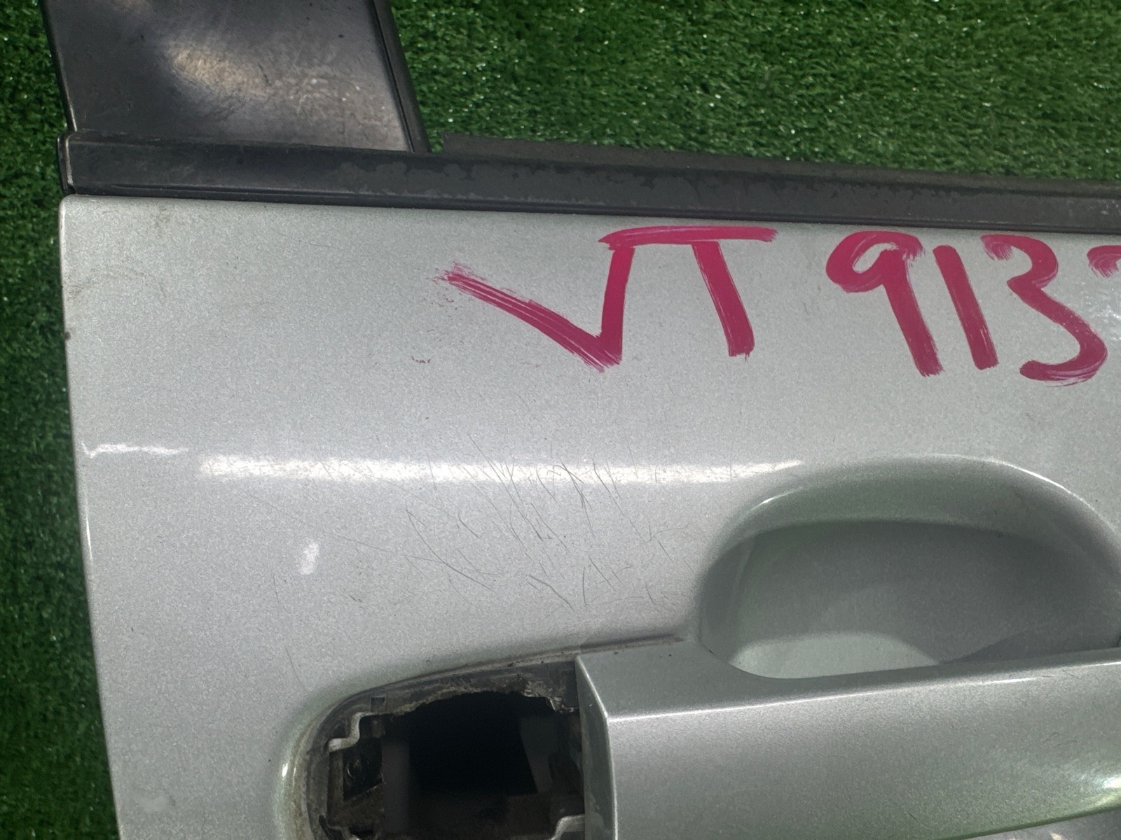 Дверь боковая передняя правая Toyota Corolla Runx NZE124 1NZ-FE Дверь боковая передняя правая Toyota Corolla Runx NZE124 1NZ-FE