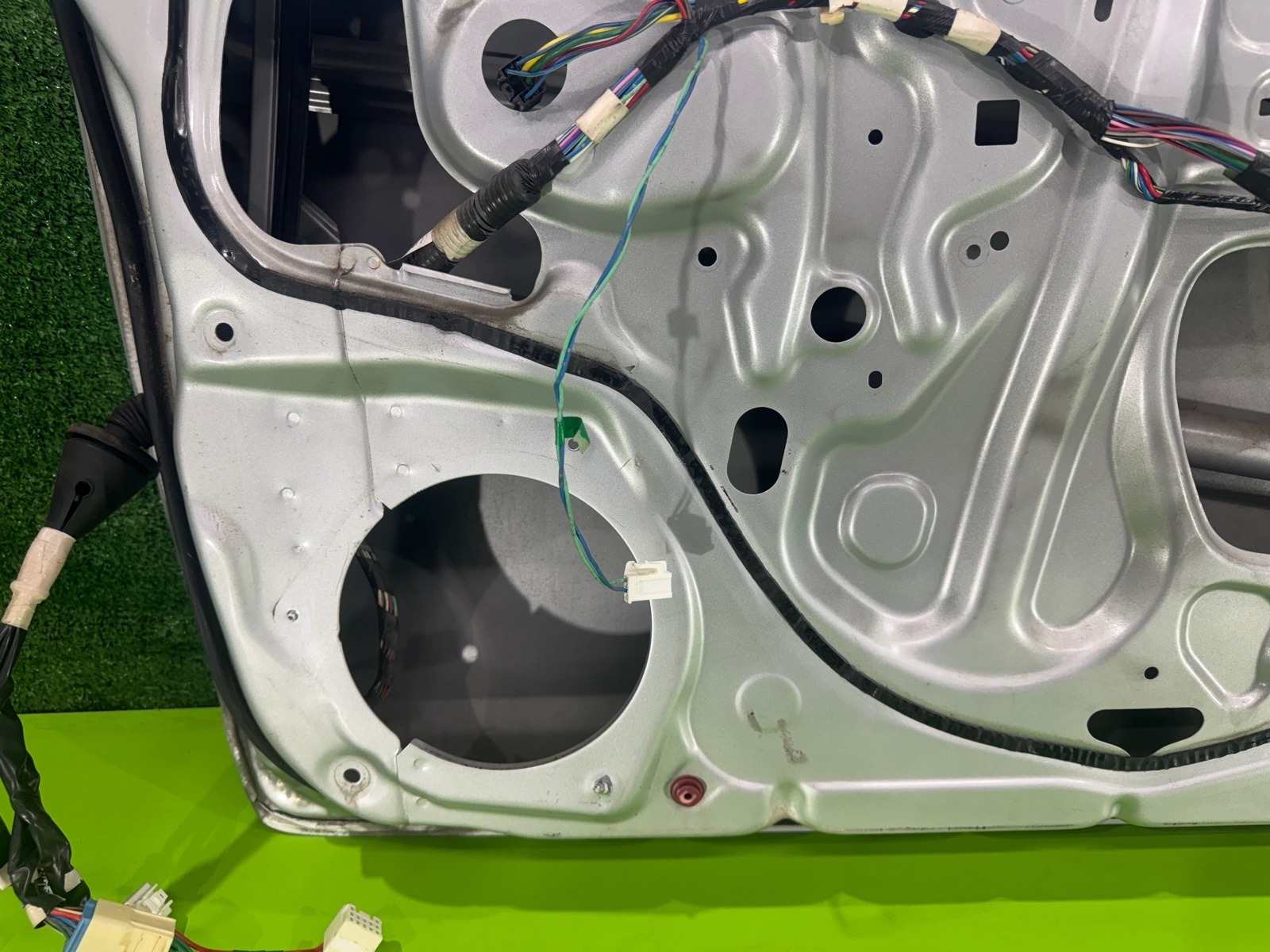 Дверь боковая передняя правая Corolla Runx 2003 NZE124 1NZ-FE Дверь боковая передняя правая Corolla Runx 2003 NZE124 1NZ-FE